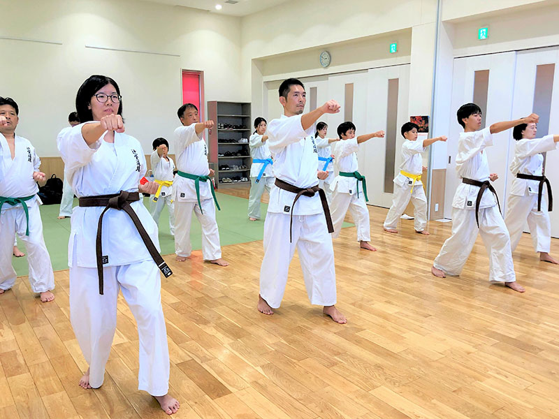 空手道 一般部練習風景